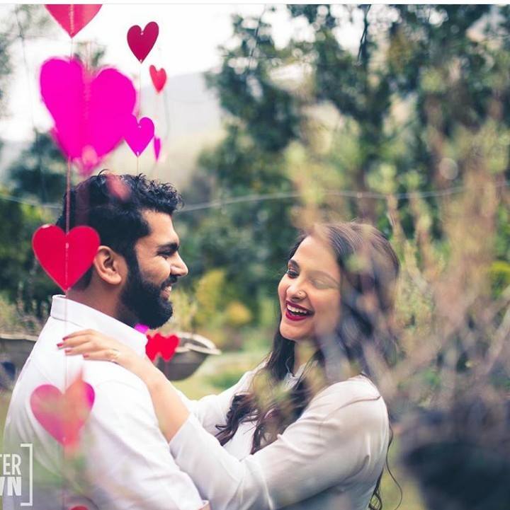 Romantic Couple Wallpaper for whatsapp - Hindi shayari Punjabi Sad status  